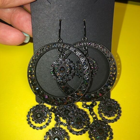 8 pair black earrings lot - Picture 6 of 7